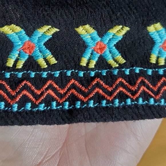 Skies Are Blue Boho embroidered top Sm - Picture 8 of 10